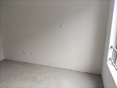 岚山新玛特佳苑98平59万小三居边户急售