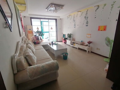 出售竹云山庄105平三室简单64万带储藏室，黄金楼层