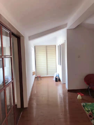 出售官山社区120平加阁楼精装修36万送车库