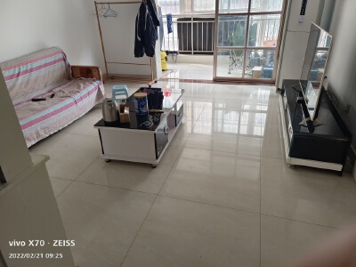 出售岚山湾101平三室精装修58万送储藏室