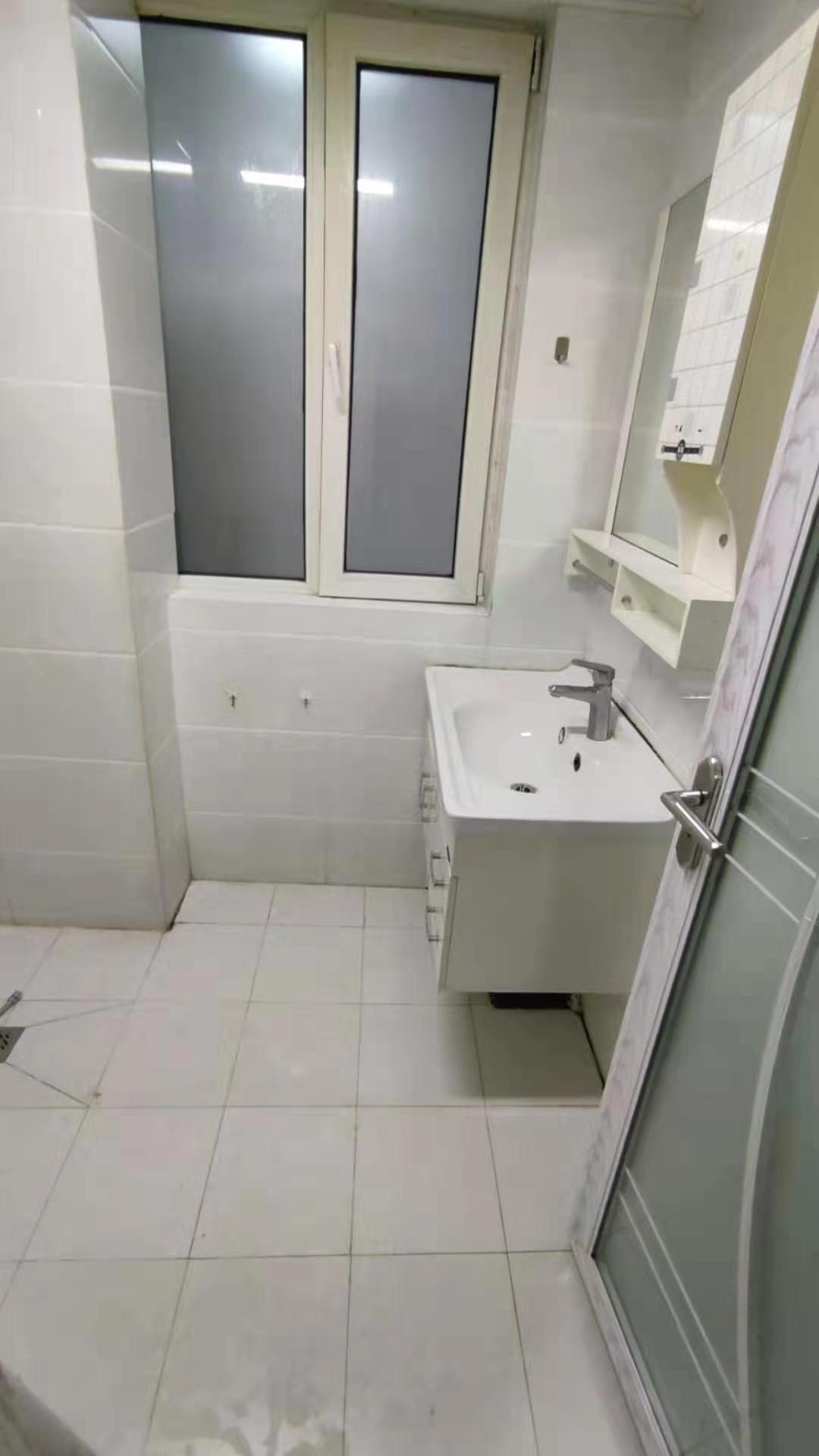 中央绿城精装2室 二手房