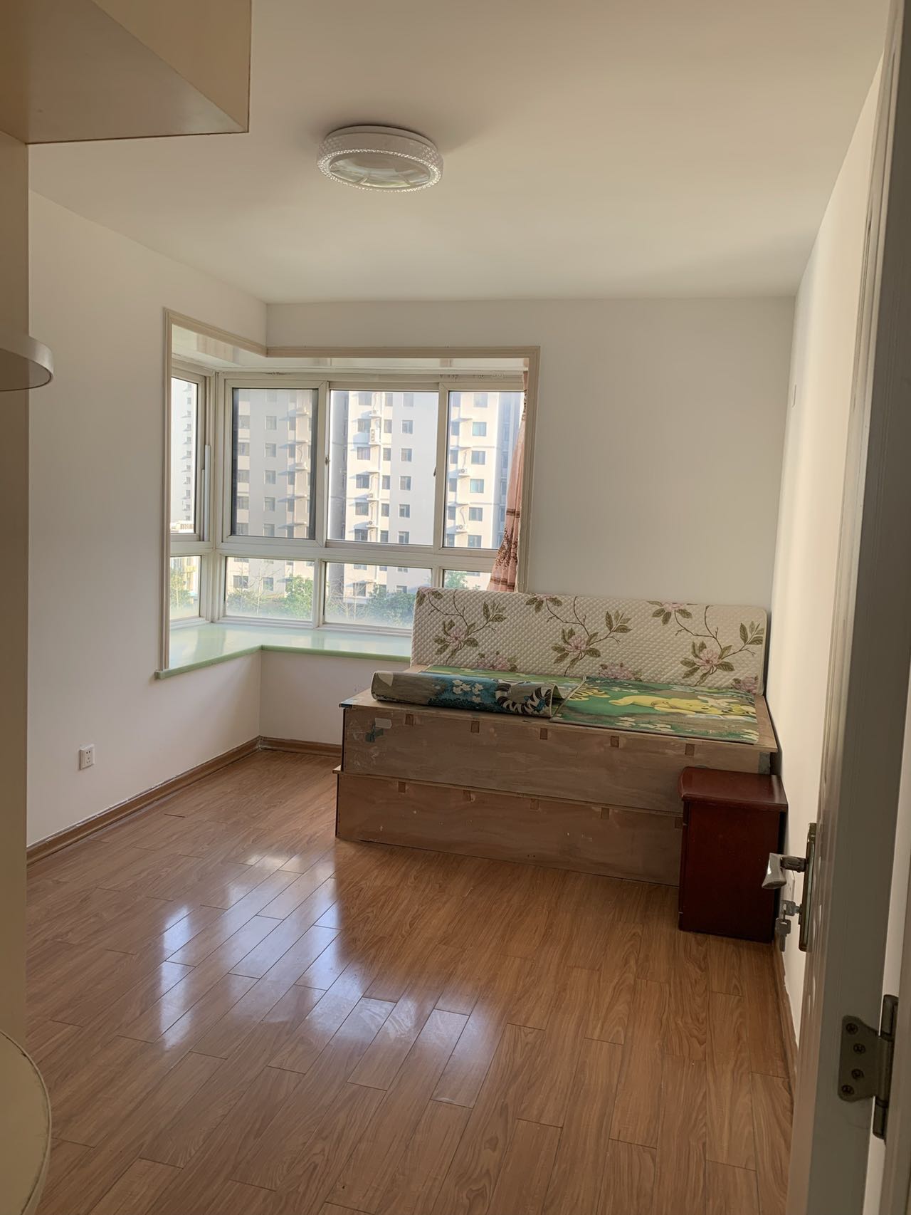 水晶花园 二手房