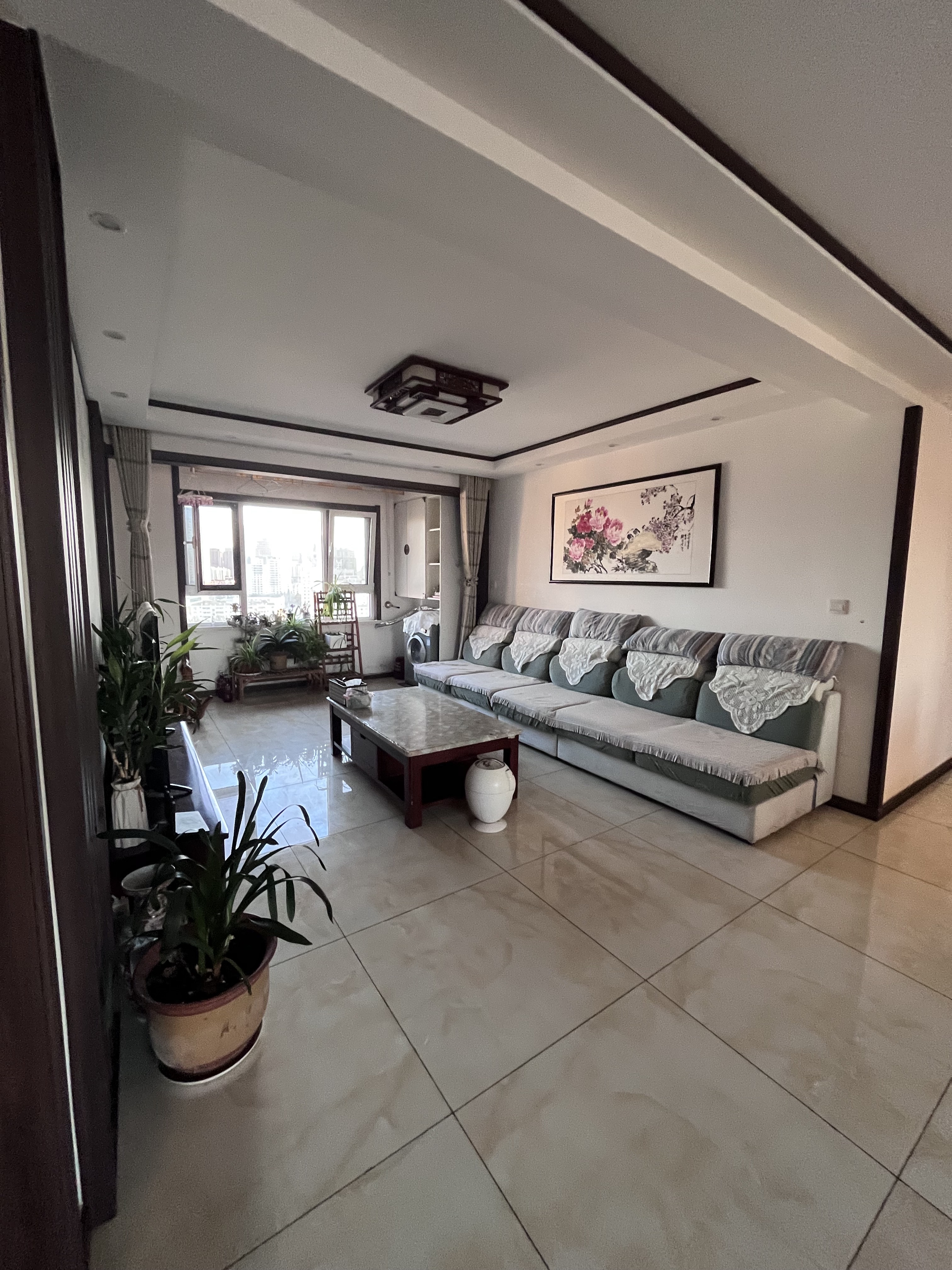 大学城新市区生活印象四室两厅领包入住1800一月 租房