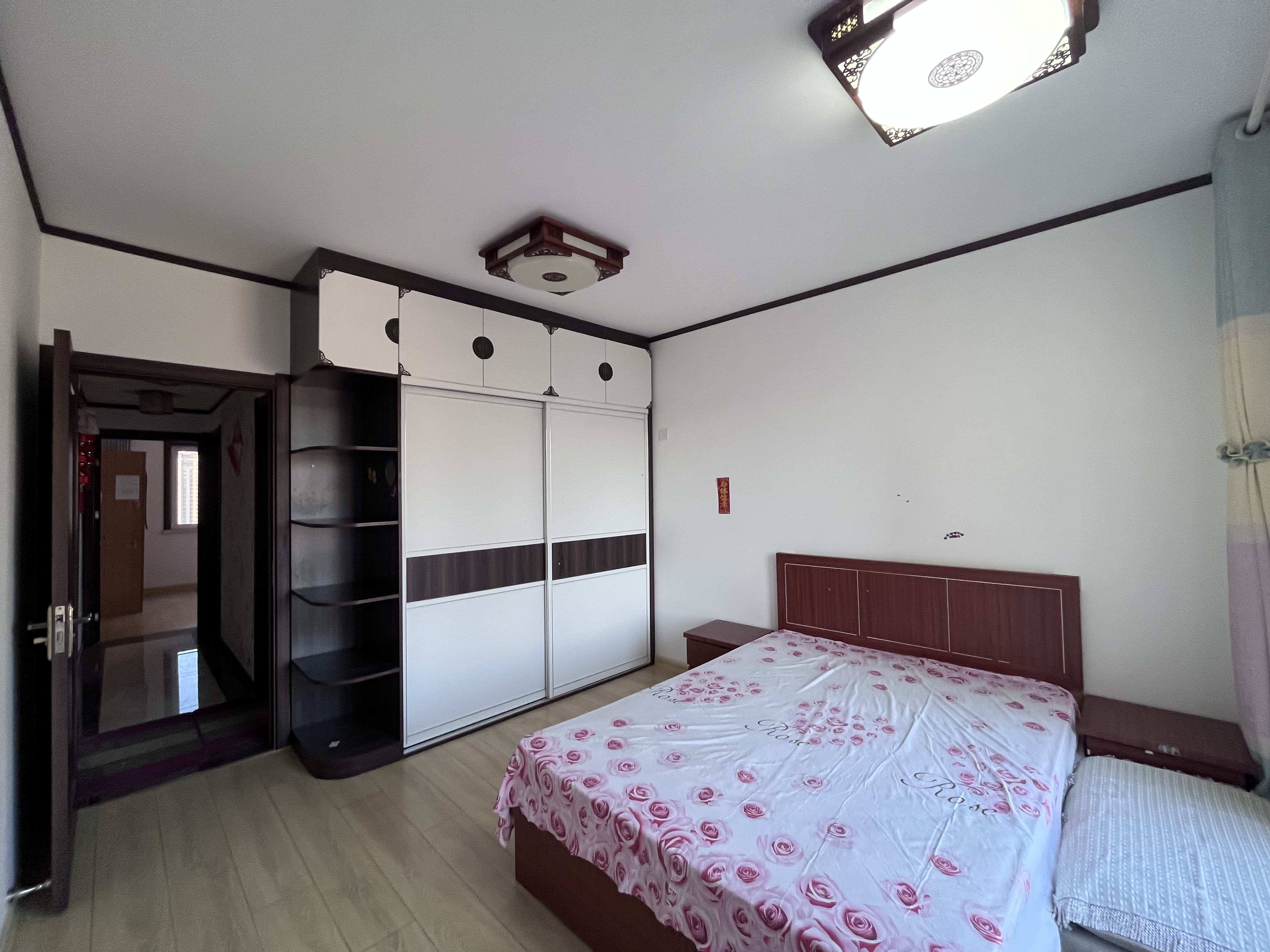 大学城新市区生活印象四室两厅领包入住1800一月 租房