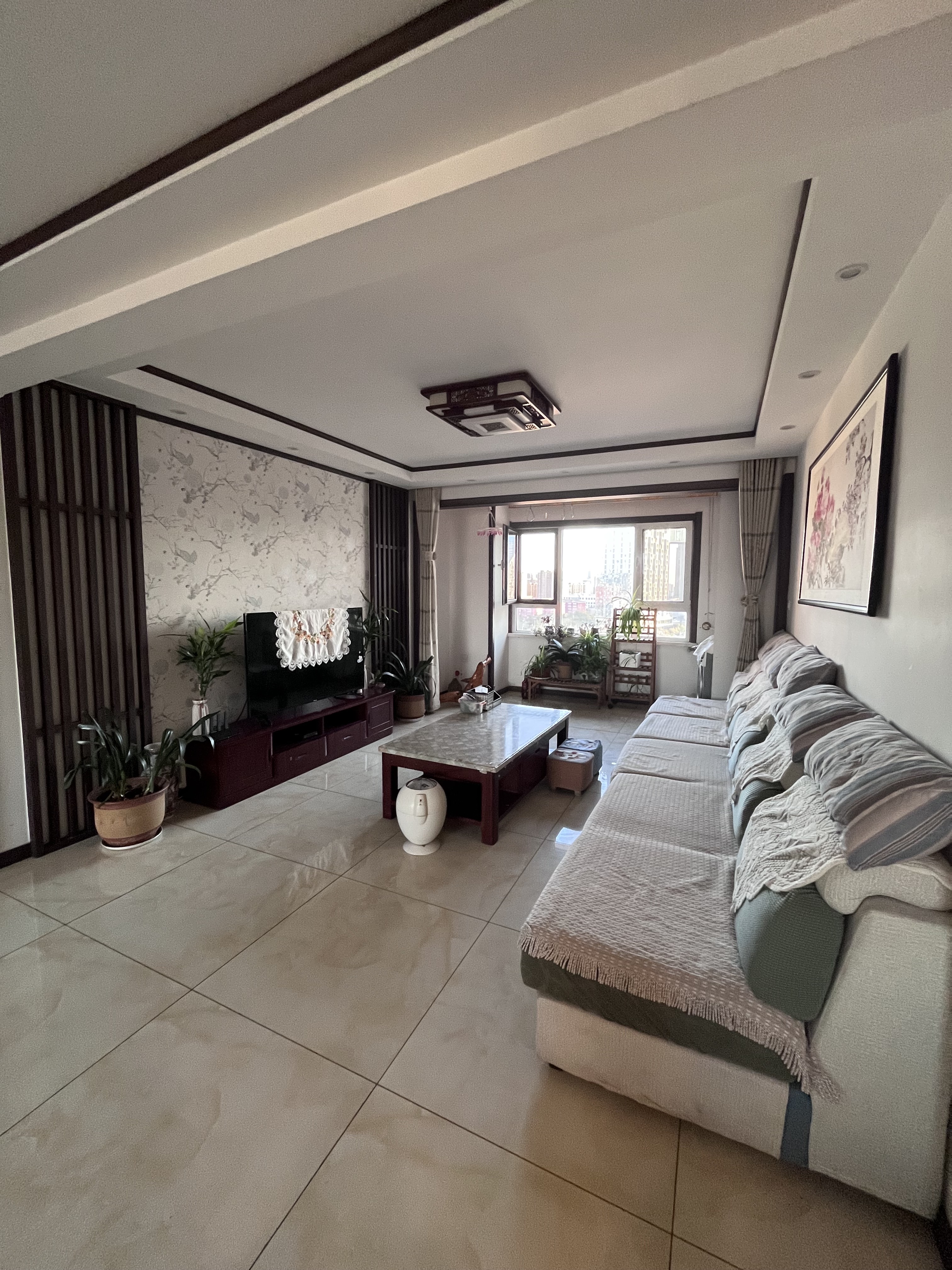 大学城新市区生活印象四室两厅领包入住1800一月 租房