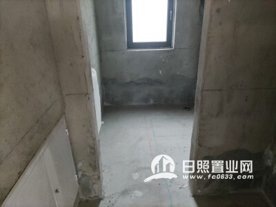 67万 日百岚山新玛特佳园 3室好房