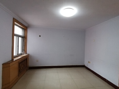 城建花园，2室2厅1卫，78㎡，简装，售价136万