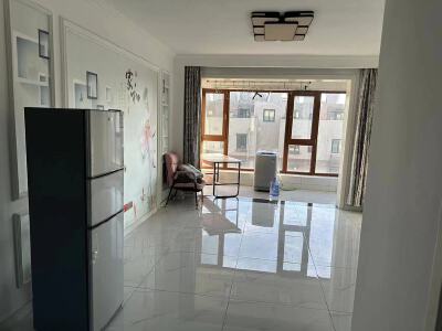 梦想成真南区 6楼带阁楼带露台  2居室+2室 精装 家具 家电 消毒柜 1200元