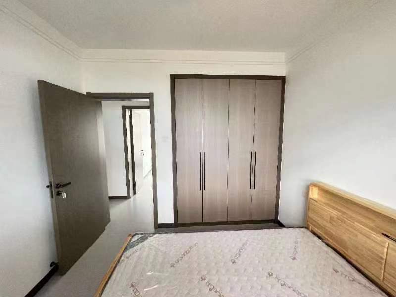 安泰翡翠城 113平 3室2厅 精装未住 齐全 1300元 租房