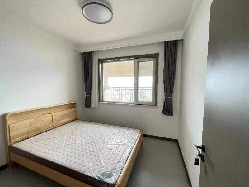 安泰翡翠城 113平 3室2厅 精装未住 齐全 1300元 租房