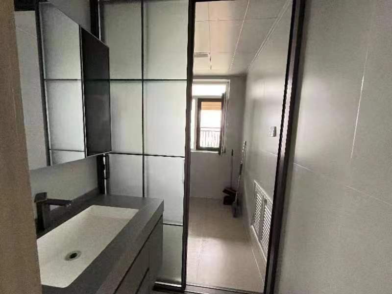 安泰翡翠城 113平 3室2厅 精装未住 齐全 1300元 租房