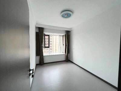 安泰翡翠城 113平 3室2厅 精装未住 齐全 1300元