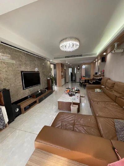 华润凯旋门，3室2厅2卫，122㎡，售价170万