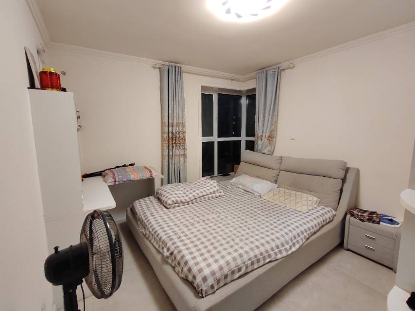 中央绿城，3室2厅1卫，107㎡，售价74.5万 二手房