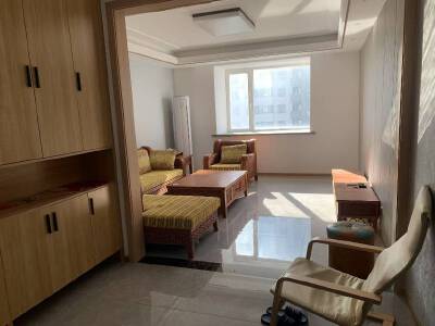 教授花园三期，3室2厅1卫，130㎡，精装，售价110万