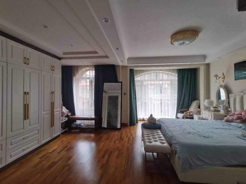 天诚观澜天地(别墅)，5室4厅3卫，202㎡，售价500万 二手房