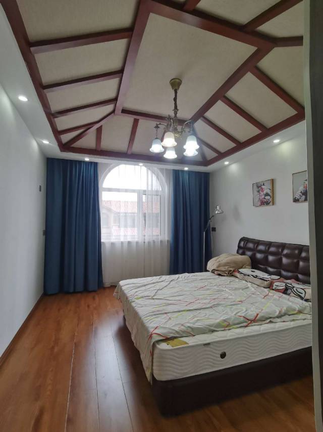 天诚观澜天地(别墅)，5室4厅3卫，202㎡，售价500万 二手房