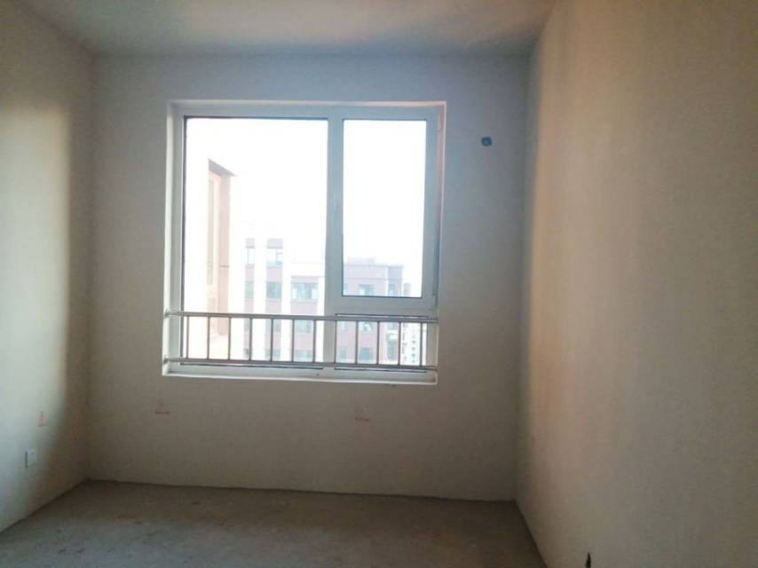 锦华御府，4室2厅2卫，190㎡，毛坯，售价165万 二手房