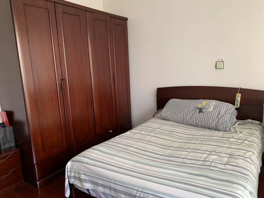 教授花园三期，3室2厅1卫，130㎡，精装，售价110万 二手房