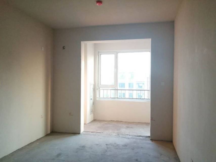 锦华御府，4室2厅2卫，190㎡，毛坯，售价165万 二手房