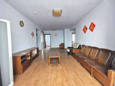 招商莱顿小镇山海郡，3室2厅1卫，115㎡，简装，售价99万