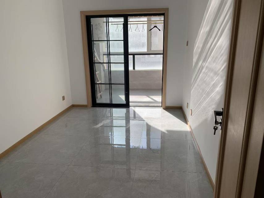 教授花园三期，3室2厅1卫，130㎡，精装，售价110万 二手房