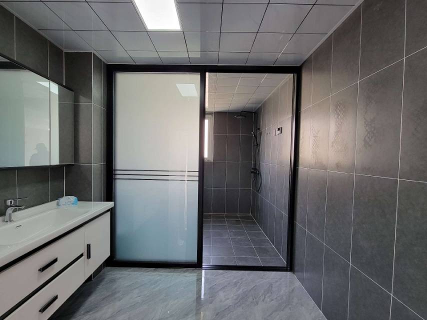 教授花园三期，3室2厅2卫，131.00㎡，精装，售价98.00万 二手房