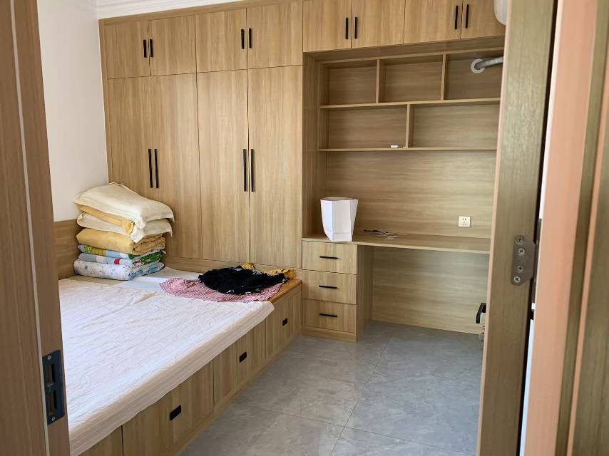 教授花园三期，3室2厅1卫，130㎡，精装，售价110万 二手房