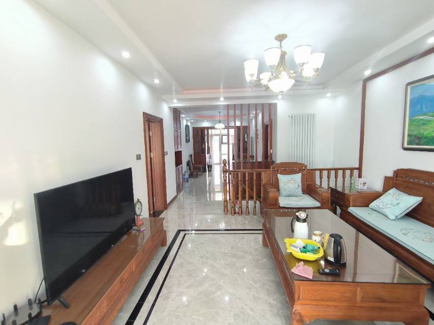 教授花园三期，一楼带院，小复式，三室精装 二手房