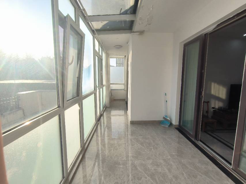 教授花园三期，一楼带院，小复式，三室精装 二手房