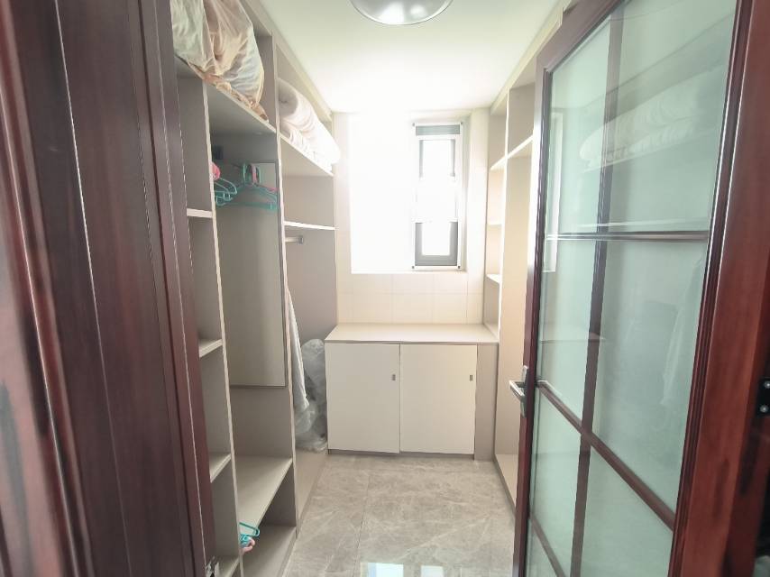 教授花园三期，一楼带院，小复式，三室精装 二手房