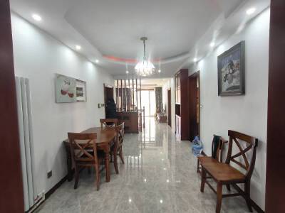 教授花园三期，一楼带院，小复式，三室精装