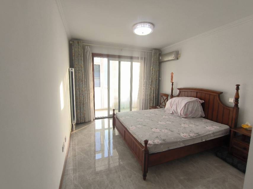 教授花园三期，一楼带院，小复式，三室精装 二手房