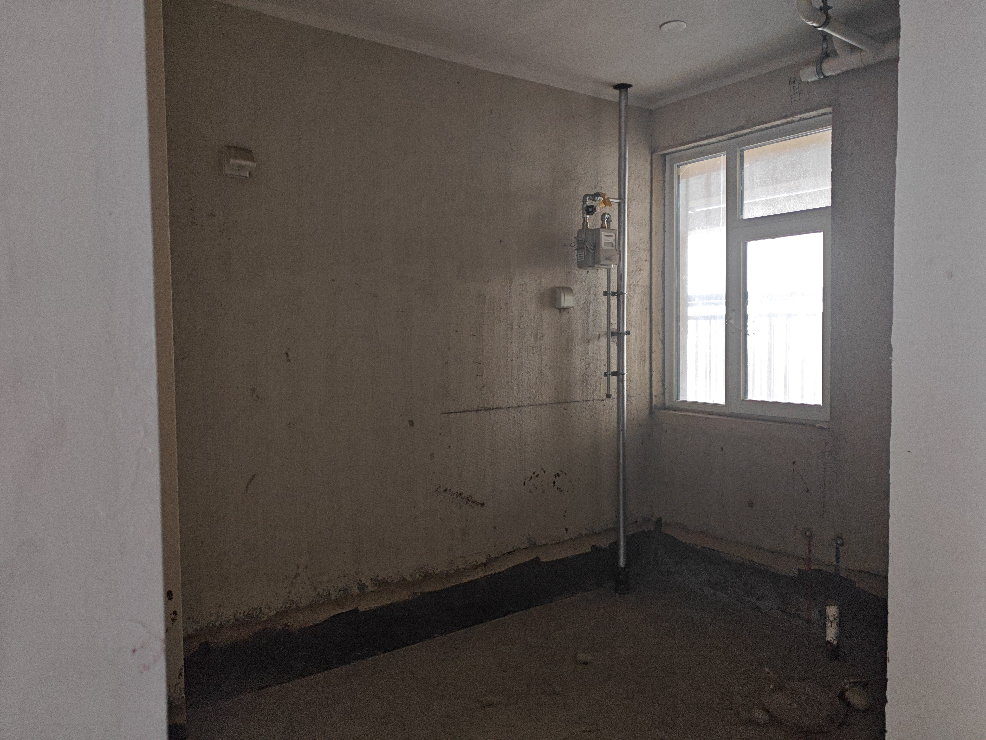 多套出售，蓝天尚东区118平三室毛坯，M户型，落地飘窗，双阳台119.8万，出税不占 二手房