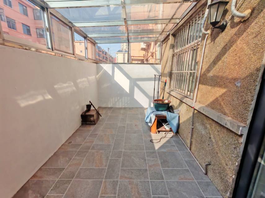 铁路小区，2室2厅1卫，68.00㎡，精装，带储藏室！售价38.00万 二手房