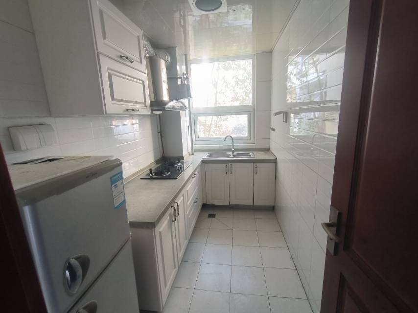 教授花园三期，1室1厅1卫，52㎡，简装，售价48万 二手房