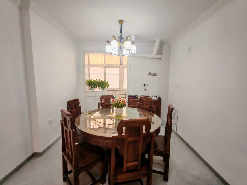 铁路小区，2室2厅1卫，68.00㎡，精装，带储藏室！售价38.00万 二手房