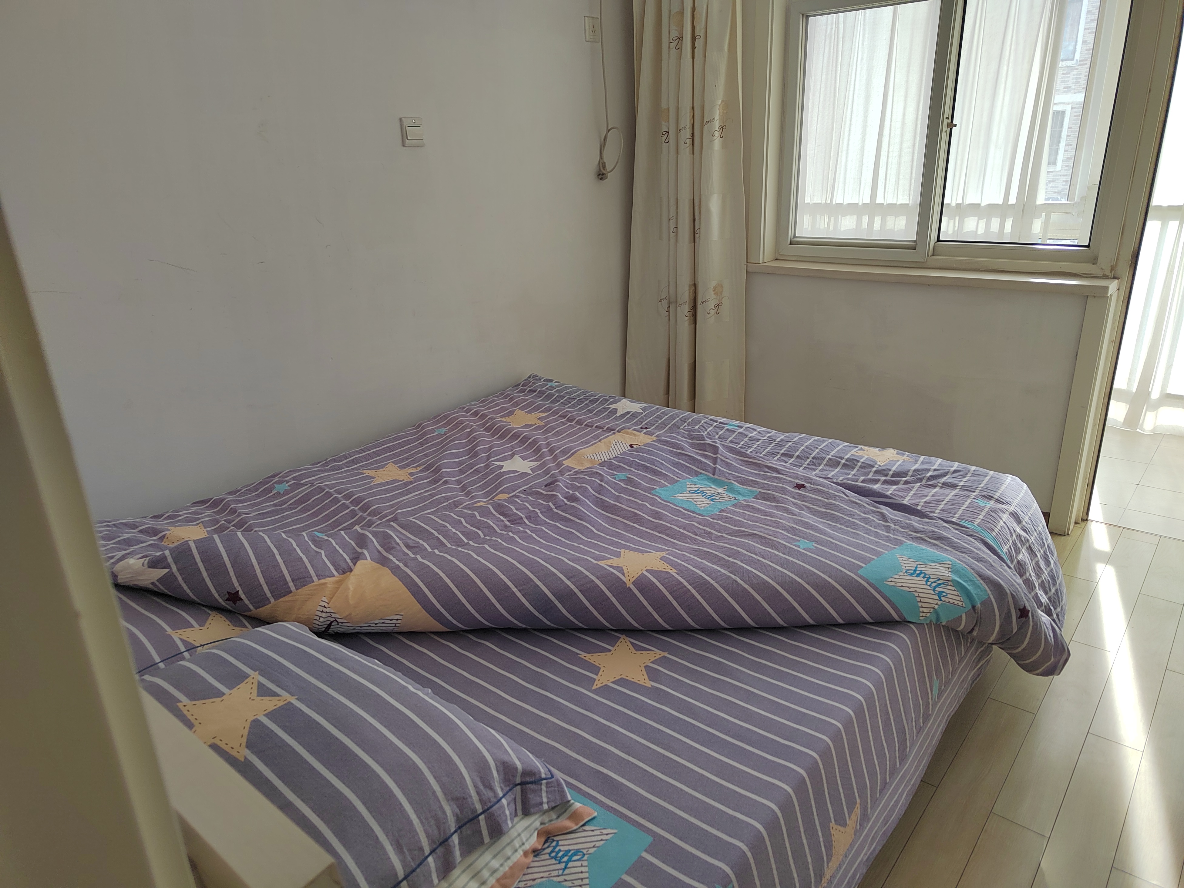 安泰水晶花园，3室2厅1卫，100㎡，精装，租金1100元/月 租房