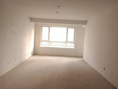 锦华御府，3室2厅3卫，142.00㎡，有车位售价136.00万