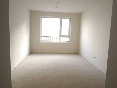 锦华御府，4室2厅2卫，190㎡，售价186万双车储