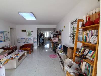 城市花园三期，3室2厅2卫，142㎡，售价119万