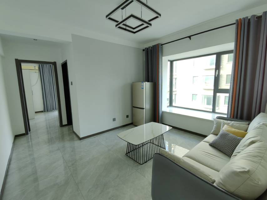 北京路本部！风景水岸电梯房51平现代精装42万可议 二手房