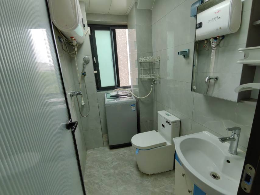 北京路本部！风景水岸电梯房51平现代精装42万可议 二手房