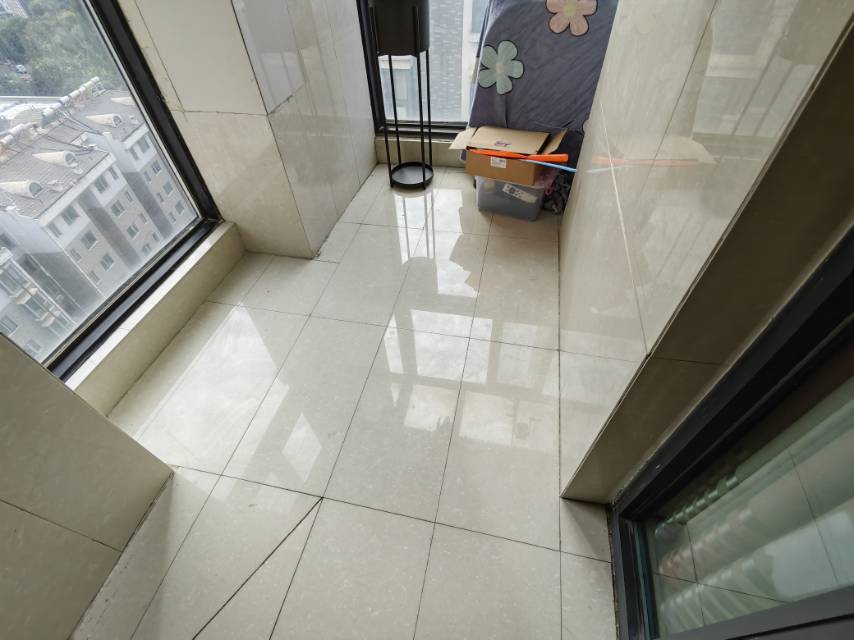 北京路本部！风景水岸电梯房50平1室出税33万可议有钥匙 二手房