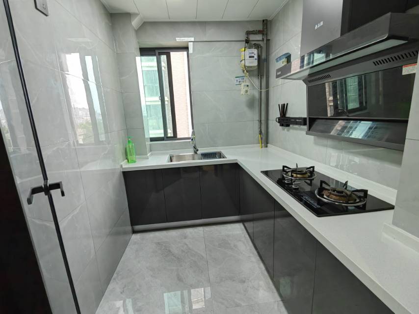 北京路本部！风景水岸电梯房51平现代精装42万可议 二手房