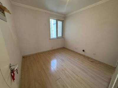 安泰水晶城，3室2厅1卫，135㎡，售价87万