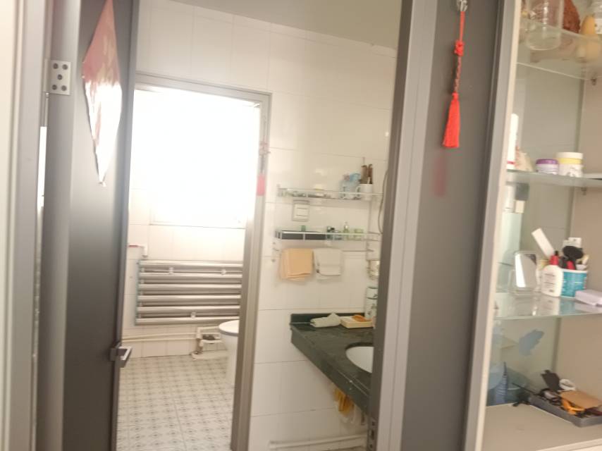 新城花园，3室2厅1卫，125㎡，售价102万 二手房