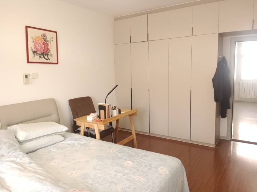 新城花园，3室2厅1卫，125㎡，售价102万 二手房