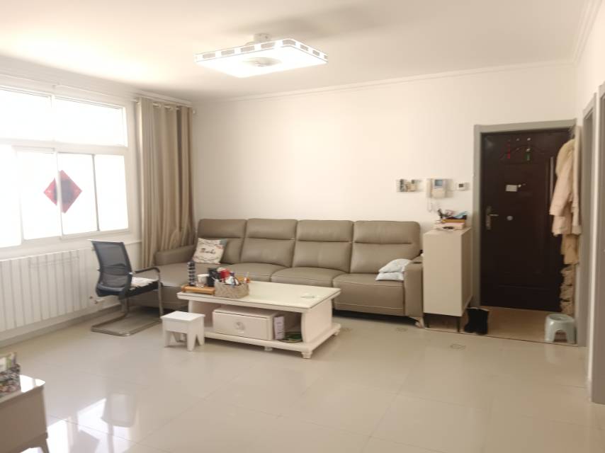 新城花园，3室2厅1卫，125㎡，售价102万 二手房