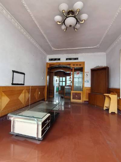 交警支队家属院，91㎡，售价97万